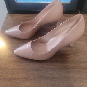 27 Edit Cream/Tan Heels